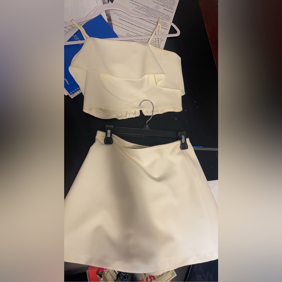 super cute formal dress the brand is Gianni Binni - Picture 3 of 3